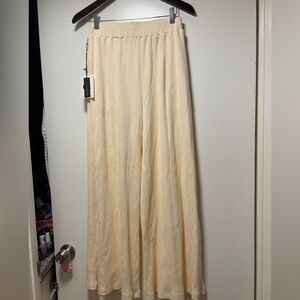Callahan white Women's flare Pants nwt